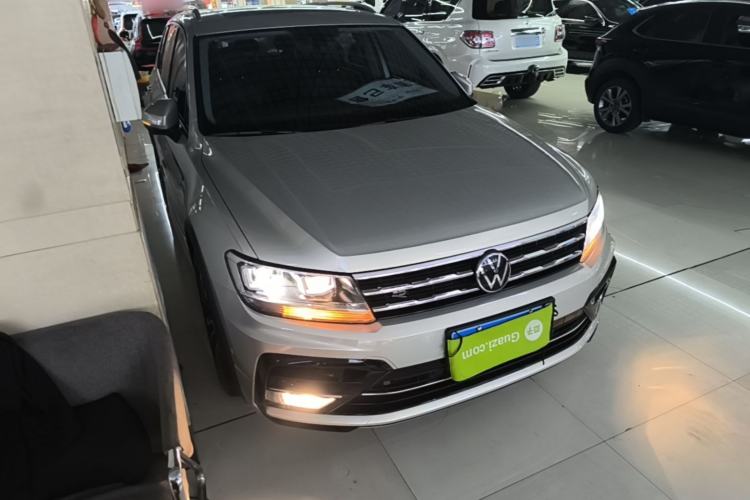 Used Volkswagen Tiguan L 2021 330TSI Automatic Two-Wheel Drive R-Line Enhanced Edition Front Right 45 Deg