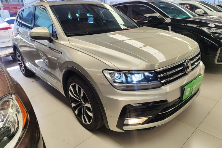 Used Volkswagen Tiguan L 2021 330TSI Automatic Two-Wheel Drive R-Line Enhanced Edition Front Right 45 Deg