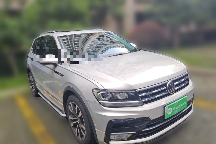 Used Volkswagen Tiguan L 2021 330TSI Automatic Two-Wheel Drive R-Line Enhanced Edition Front Right 45 Deg
