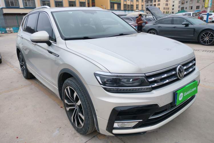 Used Volkswagen Tiguan L 2021 330TSI Automatic Two-Wheel Drive R-Line Flagship Edition Front Right 45 Deg