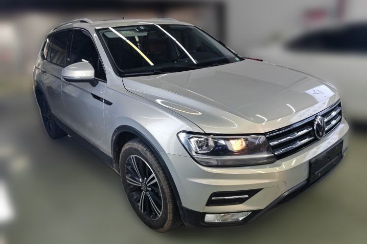 Used Volkswagen Tiguan L 2021 330TSI Automatic Two-Wheel Drive Smart Edition Front Right 45 Deg