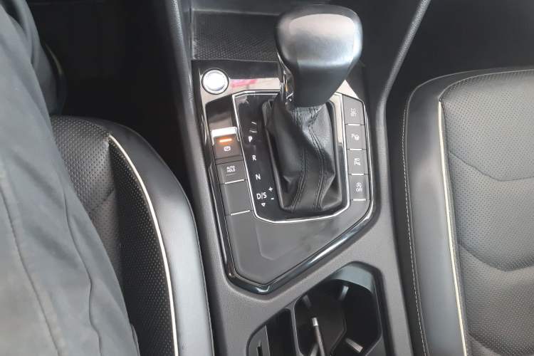 Used Volkswagen Tiguan L 2021 330TSI Automatic Two-Wheel Drive R-Line Flagship Edition Gear Lever