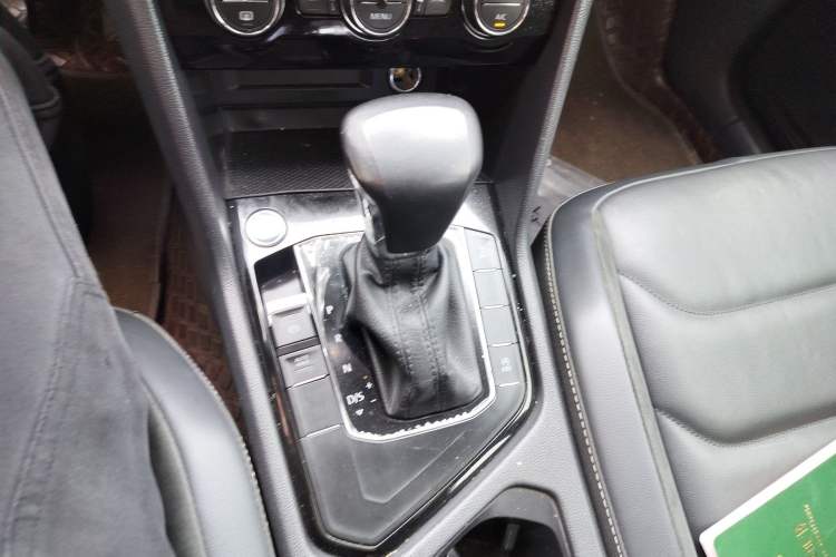Used Volkswagen Tiguan L 2021 330TSI Automatic Two-Wheel Drive Smart Edition Gear Lever