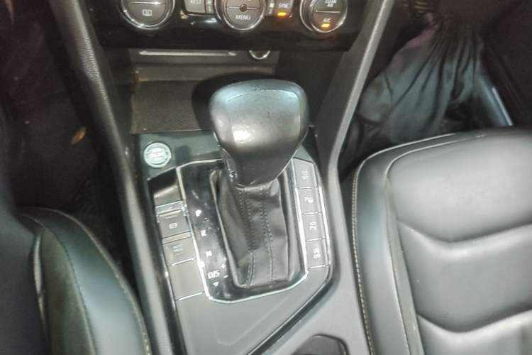 Used Volkswagen Tiguan L 2021 330TSI Automatic Two-Wheel Drive R-Line Enhanced Edition Gear Lever