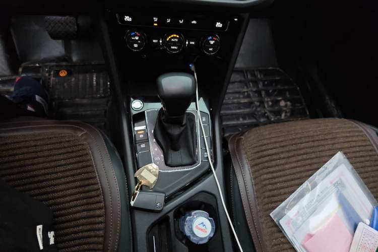 Used Volkswagen Tiguan L 2021 330TSI Automatic Two-Wheel Drive Smart Edition Gear Lever