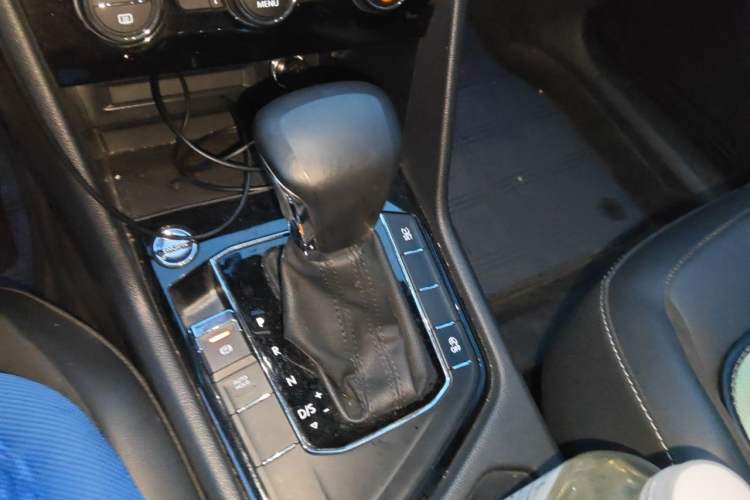 Used Volkswagen Tiguan L 2021 330TSI Automatic Two-Wheel Drive Smart Edition Gear Lever