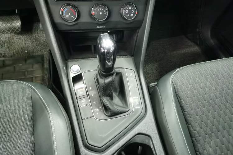 Used Volkswagen Tiguan L 2021 330TSI Automatic Two-Wheel Drive Comfort Edition Gear Lever