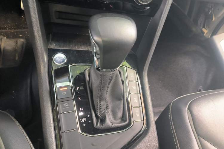 Used Volkswagen Tiguan L 2021 330TSI Automatic Two-Wheel Drive R-Line Enhanced Edition Gear Lever