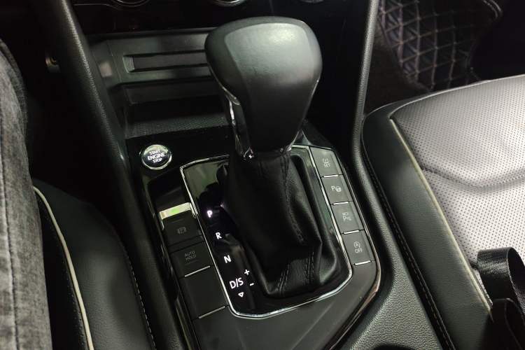 Used Volkswagen Tiguan L 2021 330TSI Automatic Two-Wheel Drive R-Line Flagship Edition Gear Lever