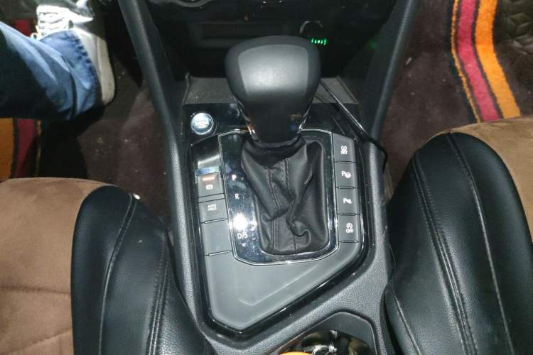 Used Volkswagen Tiguan L 2021 330TSI Automatic Two-Wheel Drive Smart Edition Gear Lever