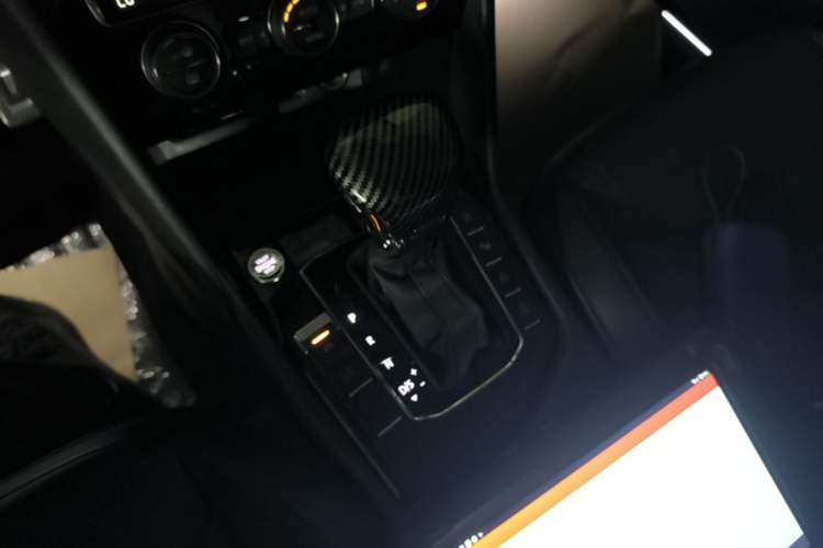 Used Volkswagen Tiguan L 2021 330TSI Automatic Two-Wheel Drive R-Line Enhanced Edition Gear Lever