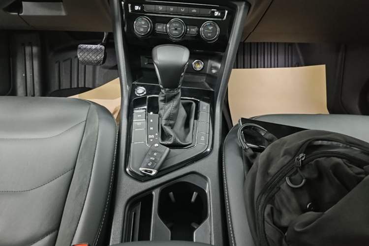 Used Volkswagen Tiguan L 2021 330TSI Automatic Two-Wheel Drive Smart Edition Gear Lever
