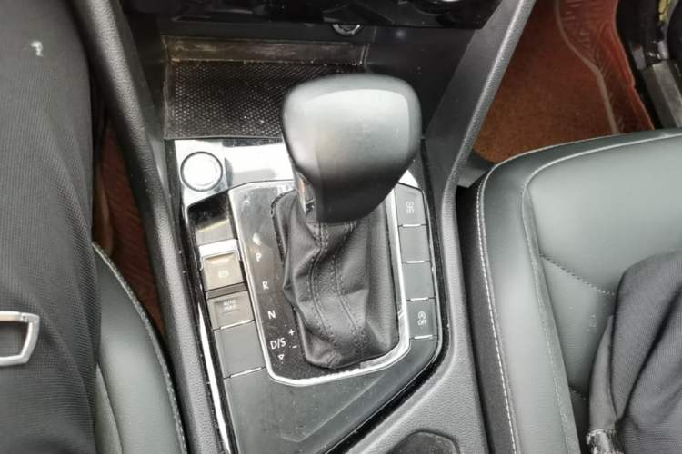 Used Volkswagen Tiguan L 2021 330TSI Automatic Two-Wheel Drive Smart Edition Gear Lever