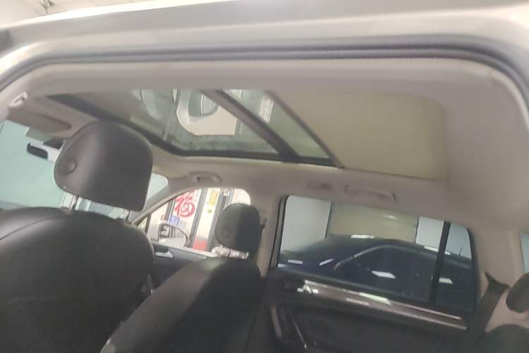 Used Volkswagen Tiguan L 2021 330TSI Automatic Two-Wheel Drive R-Line Enhanced Edition Headliner