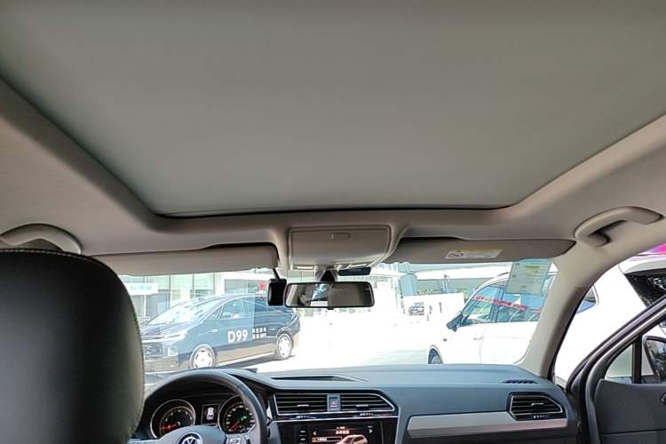 Used Volkswagen Tiguan L 2021 330TSI Automatic Two-Wheel Drive Smart Edition Headliner