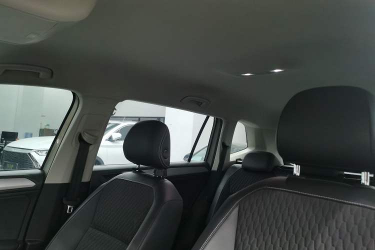 Used Volkswagen Tiguan L 2021 330TSI Automatic Two-Wheel Drive Comfort Edition Headliner