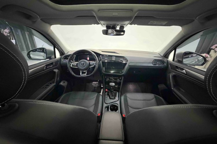 Used Volkswagen Tiguan L 2021 330TSI Automatic Two-Wheel Drive R-Line Enhanced Edition Headliner