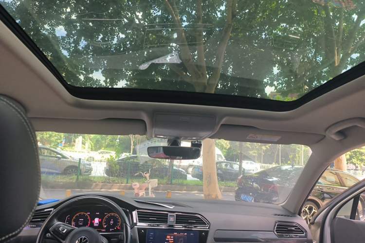 Used Volkswagen Tiguan L 2021 330TSI Automatic Two-Wheel Drive R-Line Enhanced Edition Headliner