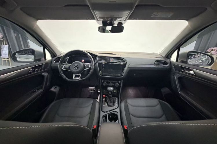Used Volkswagen Tiguan L 2021 330TSI Automatic Two-Wheel Drive R-Line Enhanced Edition Interior 3