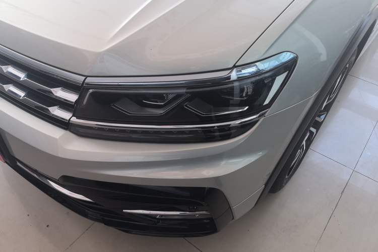 Used Volkswagen Tiguan L 2021 330TSI Automatic Two-Wheel Drive R-Line Flagship Edition Left Front Headlight
