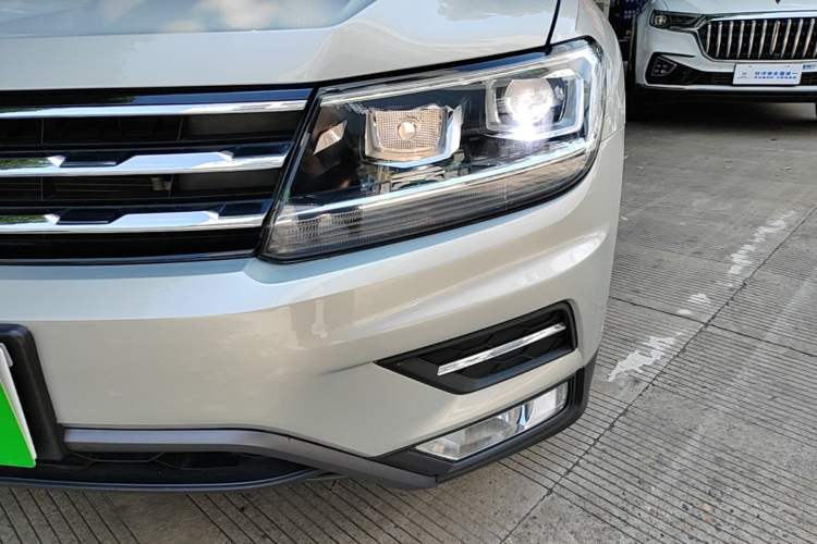 Used Volkswagen Tiguan L 2021 330TSI Automatic Two-Wheel Drive Smart Edition Left Front Headlight