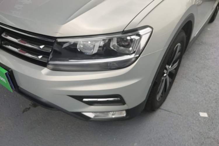 Used Volkswagen Tiguan L 2021 330TSI Automatic Two-Wheel Drive Smart Edition Left Front Headlight