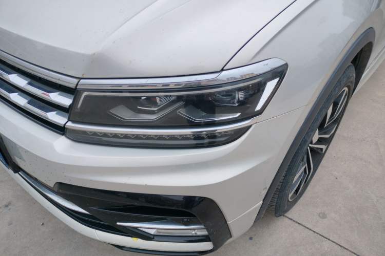 Used Volkswagen Tiguan L 2021 330TSI Automatic Two-Wheel Drive R-Line Flagship Edition Left Front Headlight