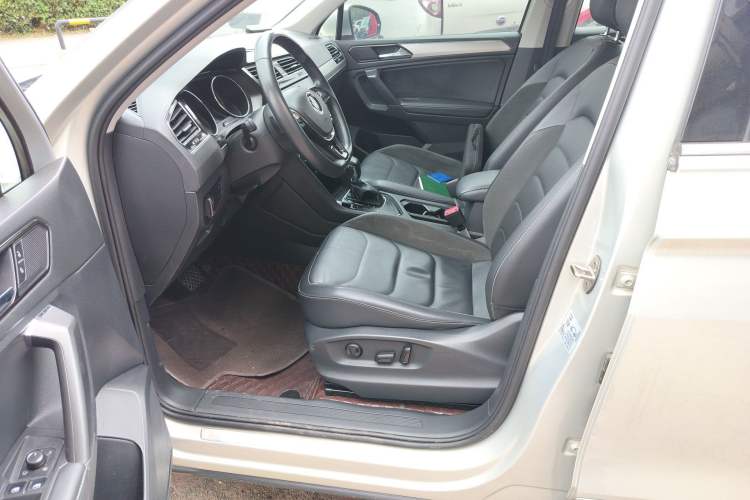 Used Volkswagen Tiguan L 2021 330TSI Automatic Two-Wheel Drive Smart Edition Left Front Seat