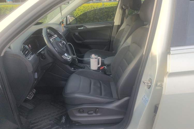 Used Volkswagen Tiguan L 2021 330TSI Automatic Two-Wheel Drive R-Line Enhanced Edition Left Front Seat