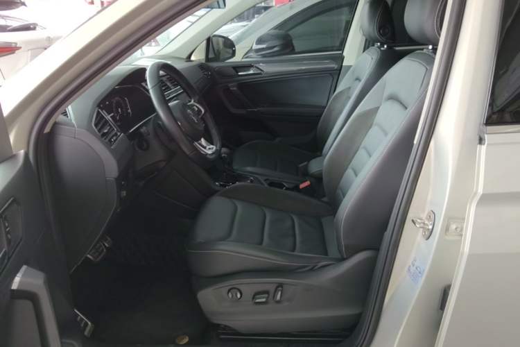 Used Volkswagen Tiguan L 2021 330TSI Automatic Two-Wheel Drive R-Line Enhanced Edition Left Front Seat