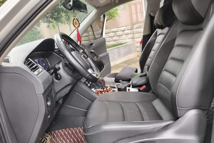 Used Volkswagen Tiguan L 2021 330TSI Automatic Two-Wheel Drive R-Line Flagship Edition Left Front Seat