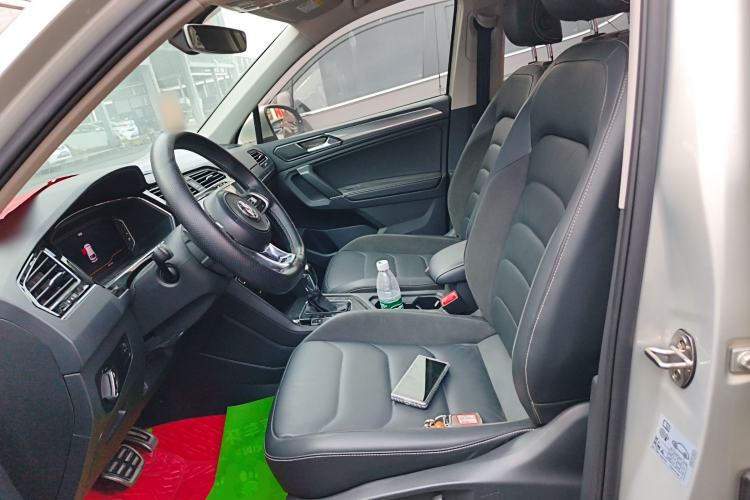 Used Volkswagen Tiguan L 2021 330TSI Automatic Two-Wheel Drive R-Line Enhanced Edition Left Front Seat