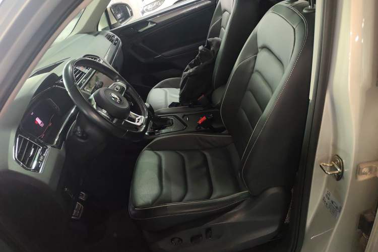 Used Volkswagen Tiguan L 2021 330TSI Automatic Two-Wheel Drive R-Line Flagship Edition Left Front Seat