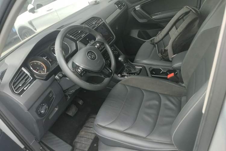 Used Volkswagen Tiguan L 2021 330TSI Automatic Two-Wheel Drive Smart Edition Left Front Seat