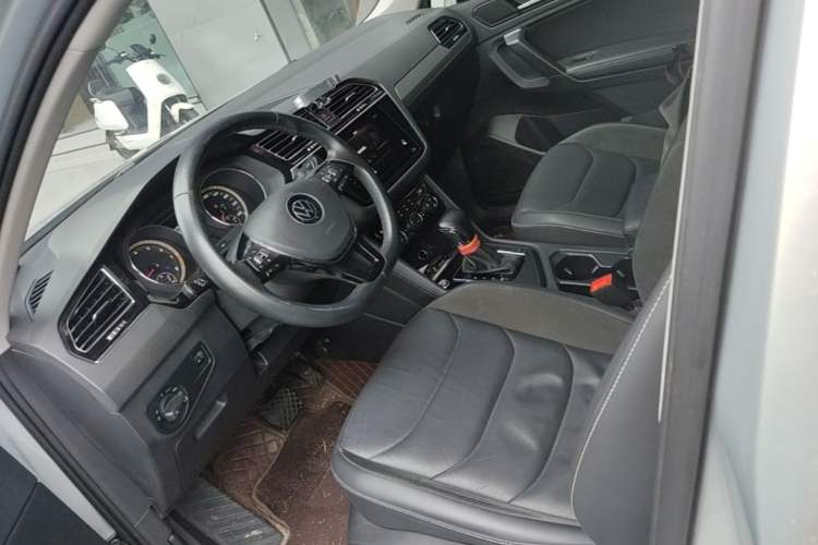 Used Volkswagen Tiguan L 2021 330TSI Automatic Two-Wheel Drive Smart Edition Left Front Seat