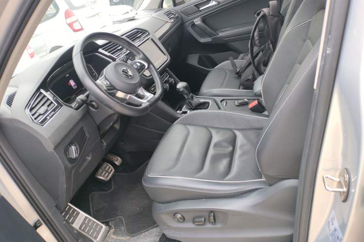Used Volkswagen Tiguan L 2021 330TSI Automatic Two-Wheel Drive R-Line Flagship Edition Left Front Seat