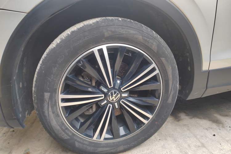 Used Volkswagen Tiguan L 2021 330TSI Automatic Two-Wheel Drive Smart Edition Left Front Wheel Hub