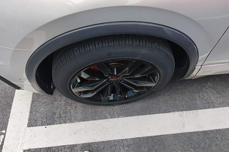Used Volkswagen Tiguan L 2021 330TSI Automatic Two-Wheel Drive R-Line Enhanced Edition Left Front Wheel Hub