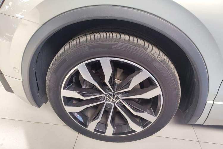 Used Volkswagen Tiguan L 2021 330TSI Automatic Two-Wheel Drive R-Line Enhanced Edition Left Front Wheel Hub