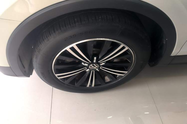 Used Volkswagen Tiguan L 2021 330TSI Automatic Two-Wheel Drive Smart Edition Left Front Wheel Hub