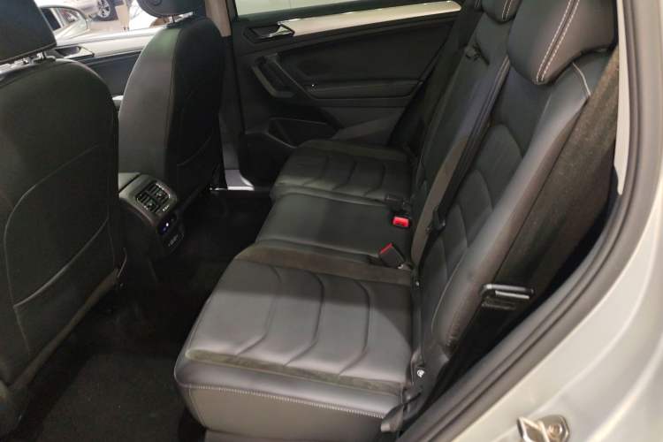 Used Volkswagen Tiguan L 2021 330TSI Automatic Two-Wheel Drive Smart Edition Left Rear Seat