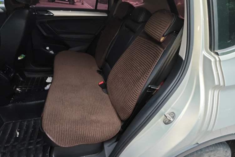 Used Volkswagen Tiguan L 2021 330TSI Automatic Two-Wheel Drive Smart Edition Left Rear Seat