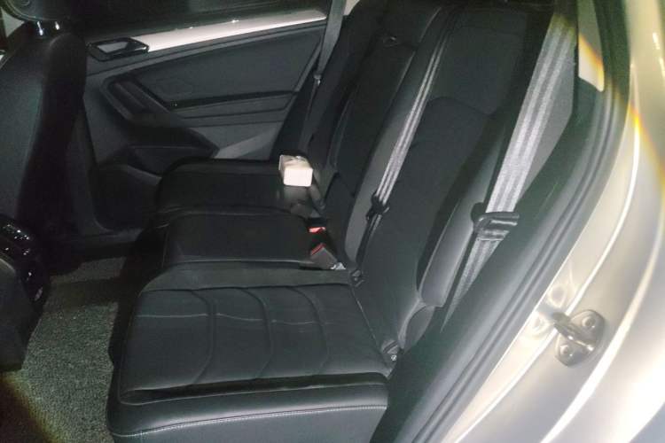Used Volkswagen Tiguan L 2021 330TSI Automatic Two-Wheel Drive Smart Edition Left Rear Seat