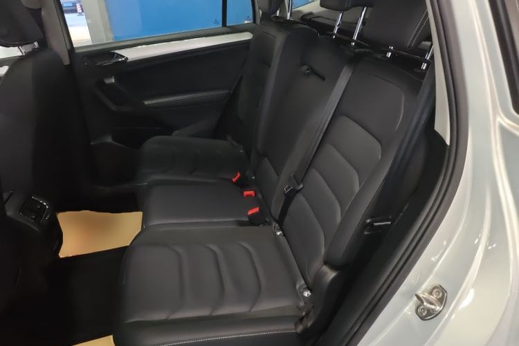 Used Volkswagen Tiguan L 2021 330TSI Automatic Two-Wheel Drive Smart Edition Left Rear Seat