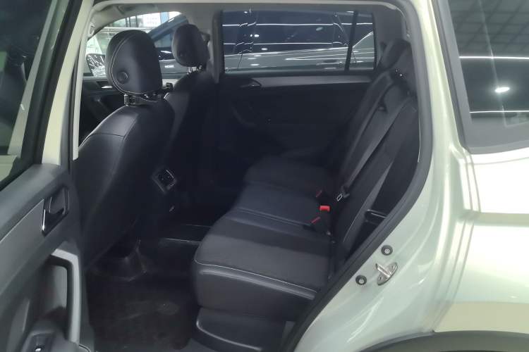 Used Volkswagen Tiguan L 2021 280TSI Automatic Two-Wheel Drive Comfort Edition – Low-Trim Version Left Rear Seat