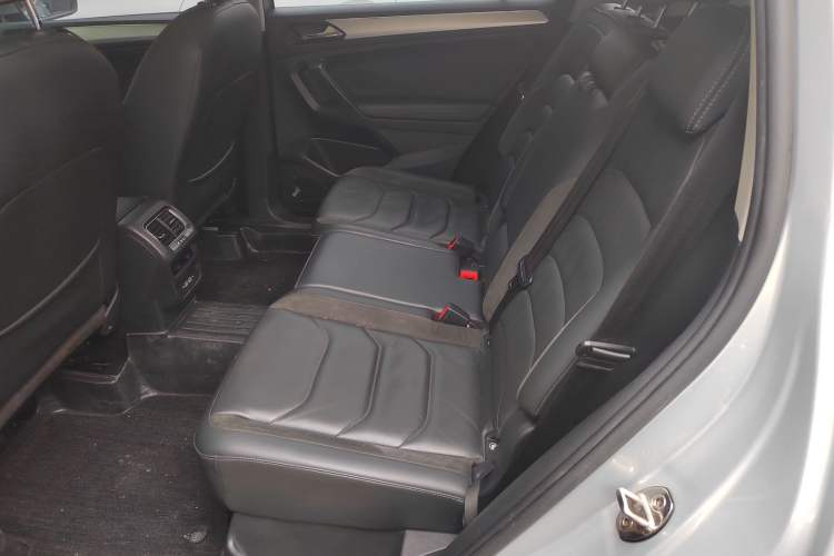 Used Volkswagen Tiguan L 2021 330TSI Automatic Two-Wheel Drive Smart Edition Left Rear Seat