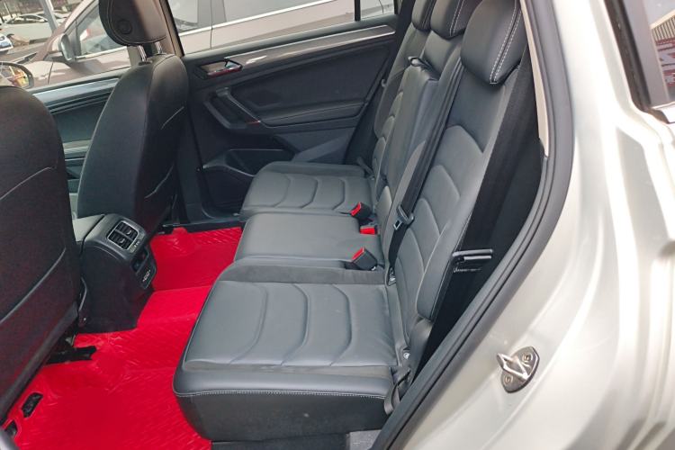 Used Volkswagen Tiguan L 2021 330TSI Automatic Two-Wheel Drive R-Line Enhanced Edition Left Rear Seat