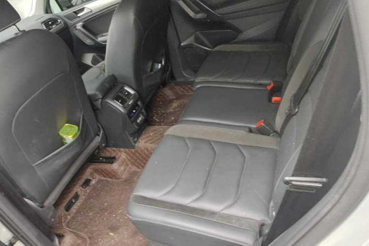 Used Volkswagen Tiguan L 2021 330TSI Automatic Two-Wheel Drive Smart Edition Left Rear Seat