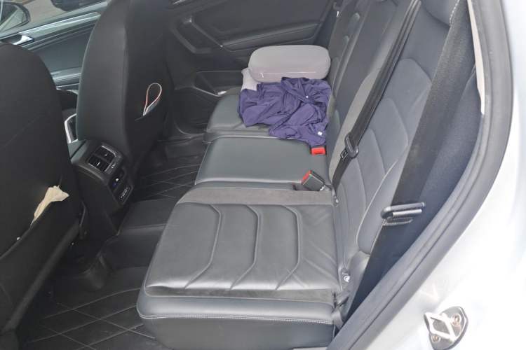 Used Volkswagen Tiguan L 2021 330TSI Automatic Two-Wheel Drive R-Line Enhanced Edition Left Rear Seat