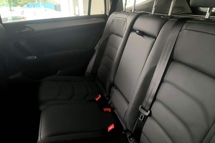 Used Volkswagen Tiguan L 2021 330TSI Automatic Two-Wheel Drive Smart Edition Left Rear Seat